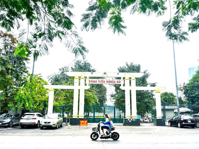 justfly cong vien nghia do hanoi