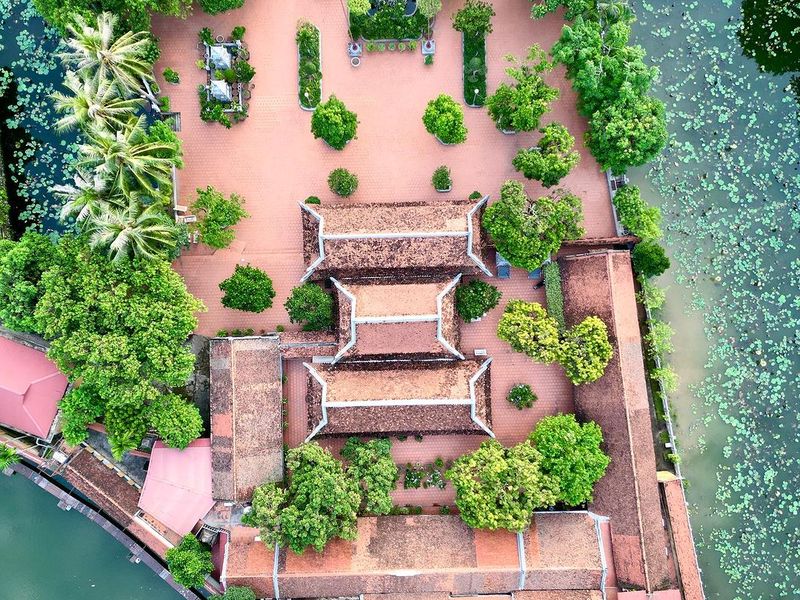 justfly chua kim lien hanoi