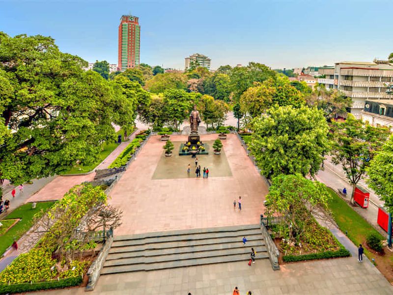 justfly vuon hoa ly thai to hanoi