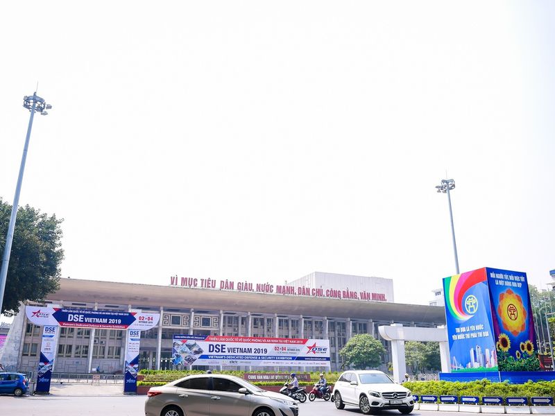 justfly cung van hoa lao dong huu nghi viet xo hanoi