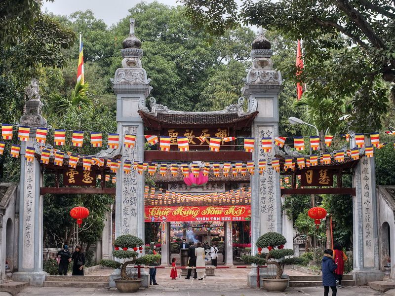 justfly chua lang hanoi