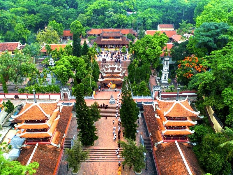 justfly chua huong hanoi