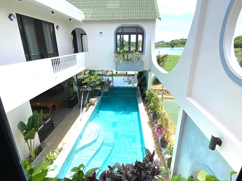 justfly ostrich house ba vi 