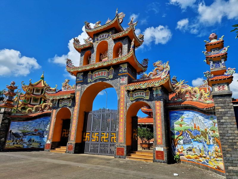 justfly chua buu dai son da nang