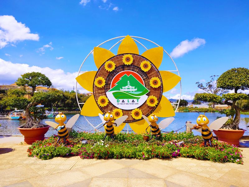 justfly vuon hoa thanh pho da lat