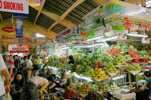 Gian hàng trái cây chợ Bến Thành