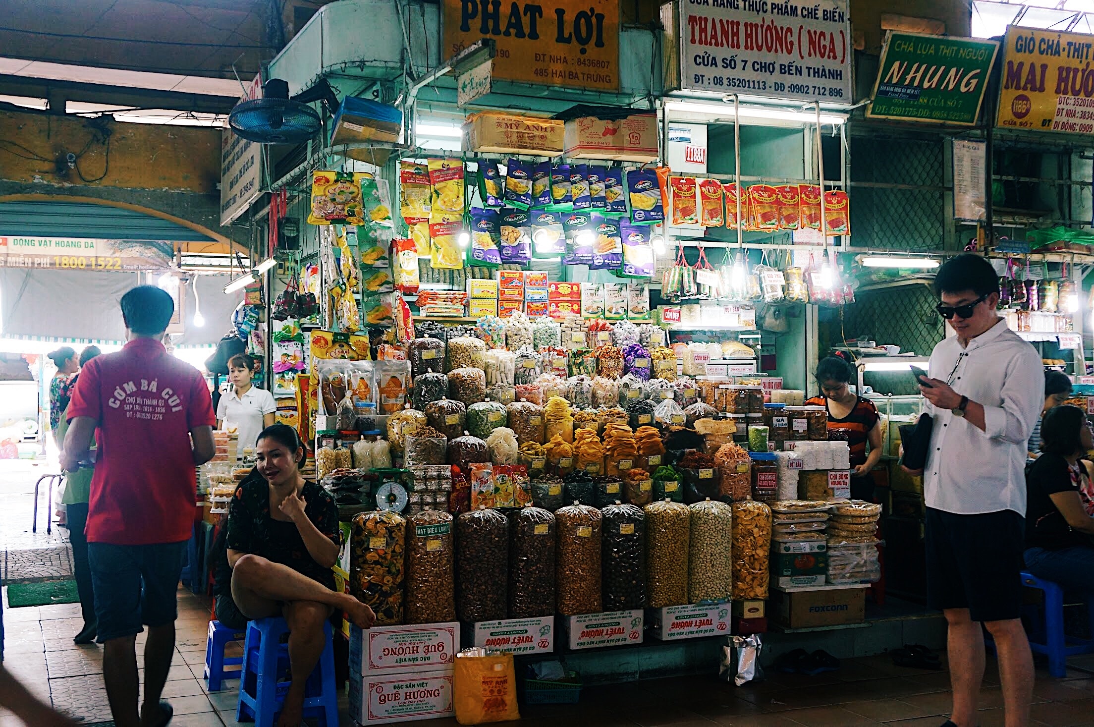 Gian hàng ẩm thực chợ Bến Thành