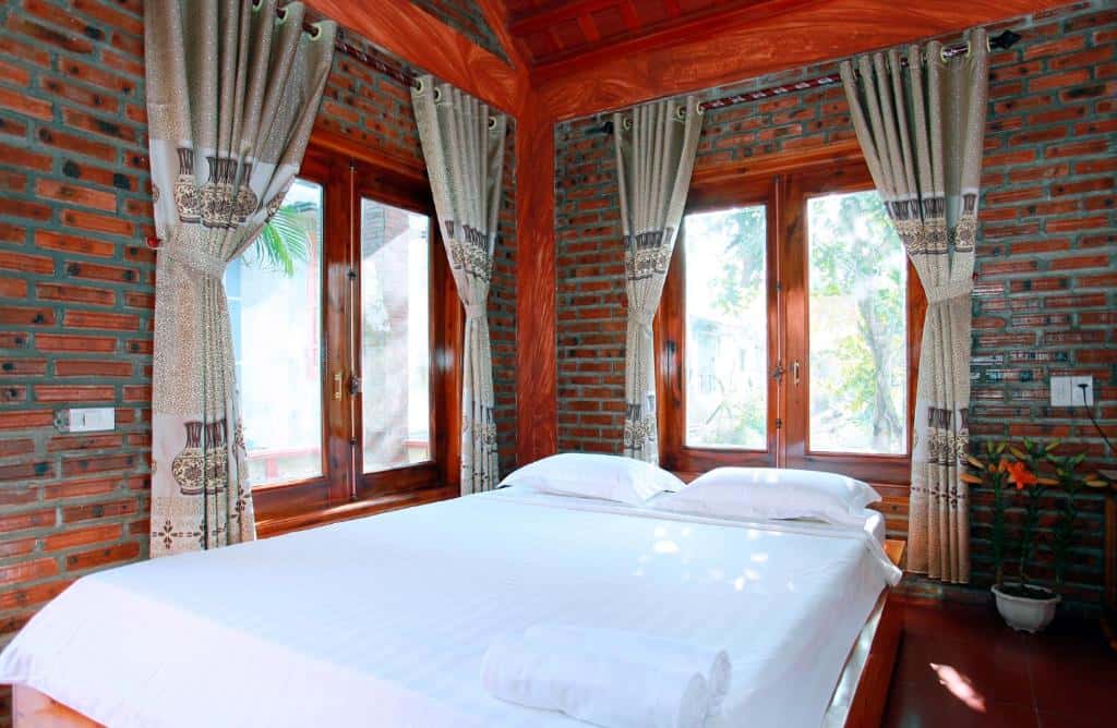 bungalow tieu chuan view vuon ninh binh mountain view homestay