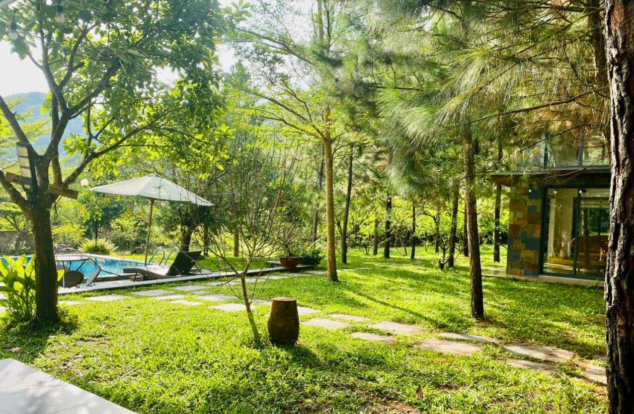 Sân vườn xanh mát 