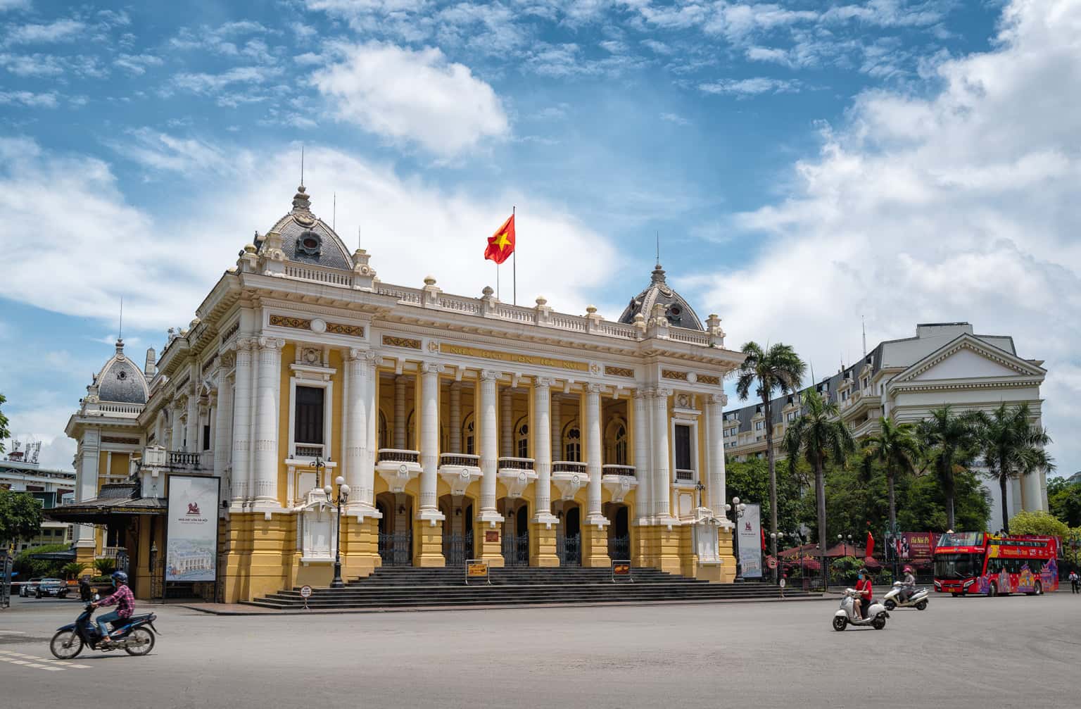nha hat lon dia diem du lich hoan kiem ha noi