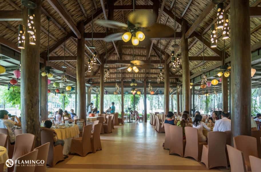 justfly nha hang the beach dai lai vinh phuc