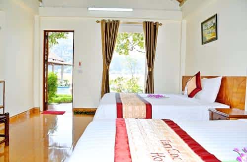 justfly phong 3 nguoi nhin ra nui tam coc mr loa homestay ninh binh