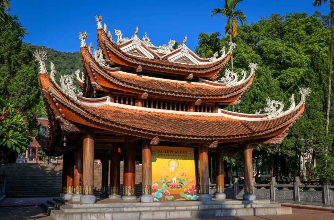 justfly chua huong hanoi