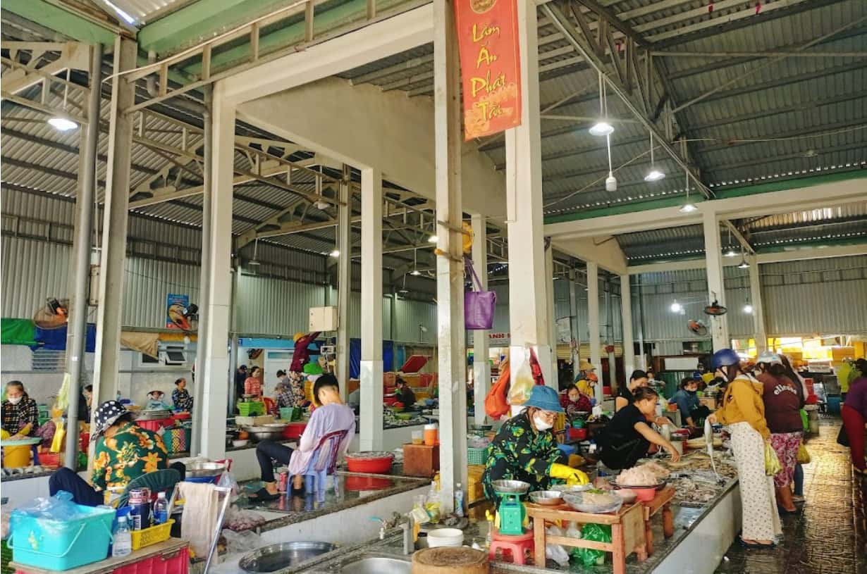 cho ben dinh dia diem du lich vung tau attvut63