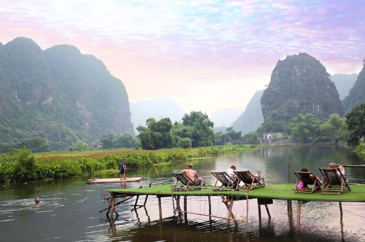 phong 4 nguoi view nui quoc khanh bamboo homestay ninh binh