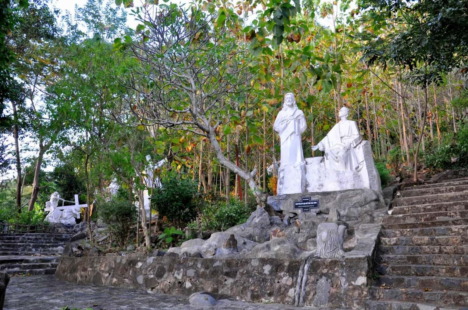 den thanh mau duc me bai dau dia diem du lich vung tau attvut34