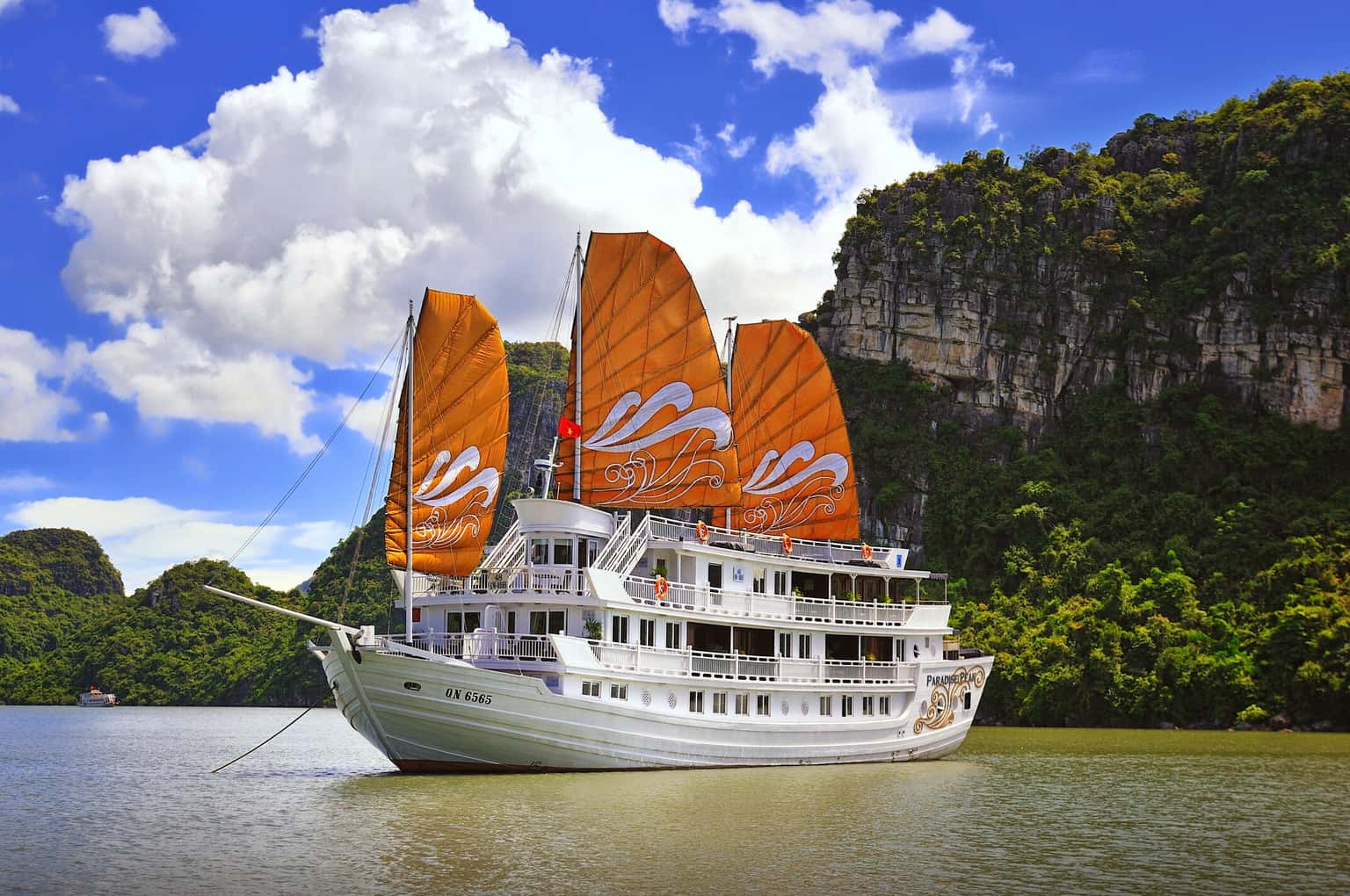 paradise peak cruise 8 cabins ha long