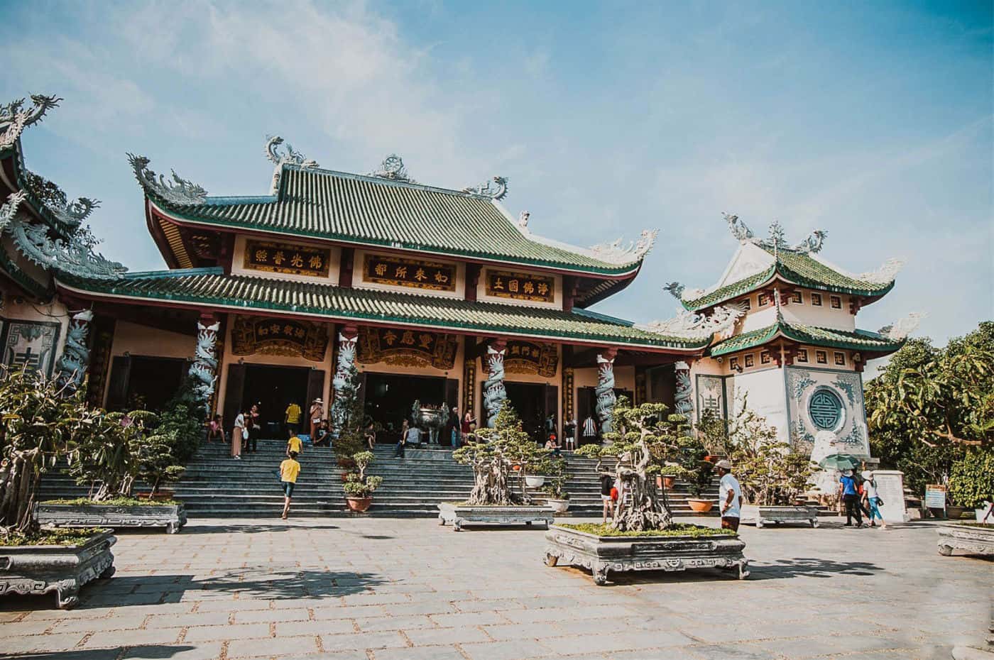 chua linh ung son tra da nang