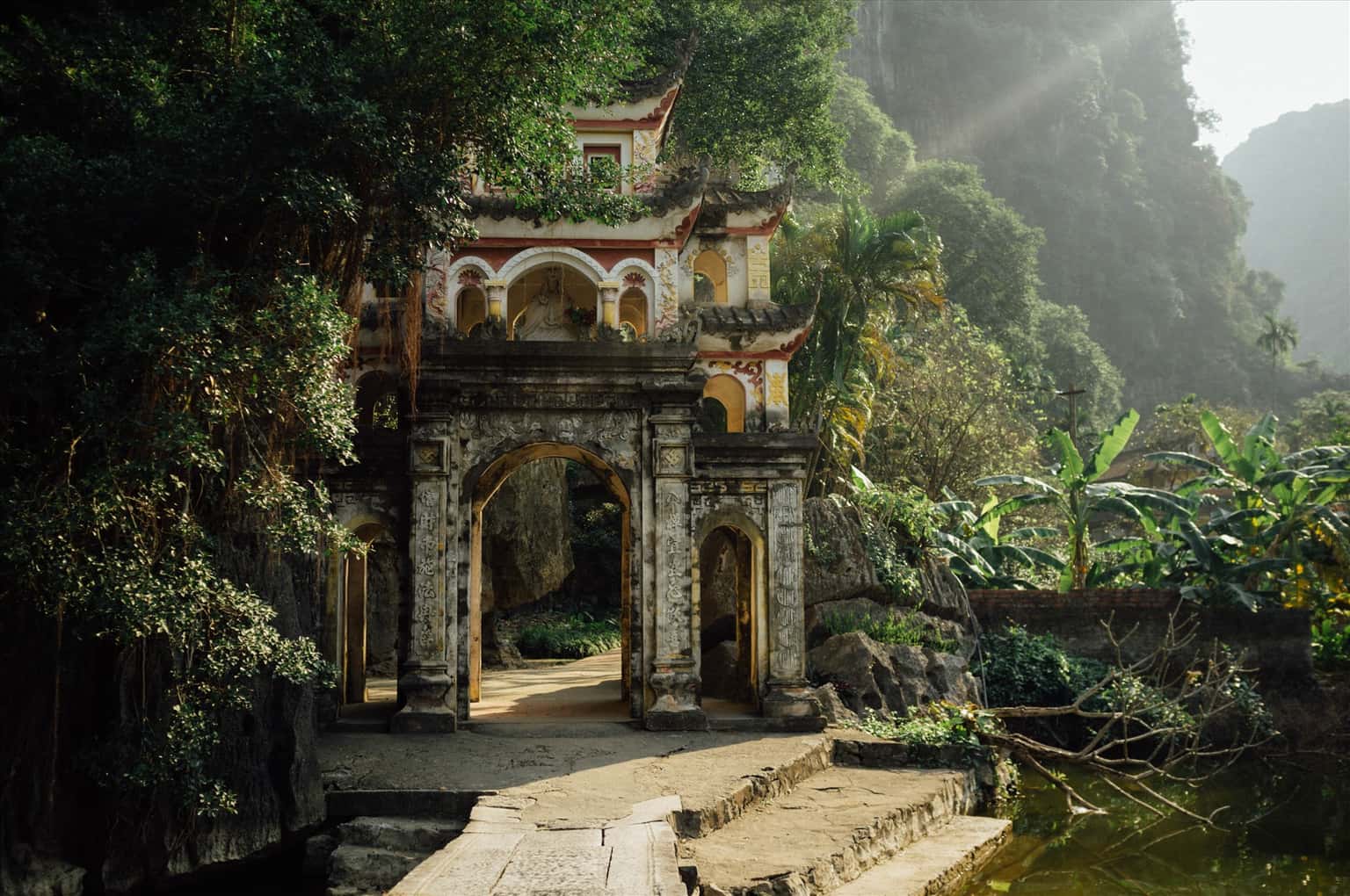 justfly chua bich dong ninh binh