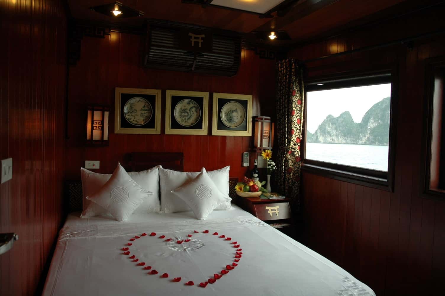 dragon pearl junk indochina junk cruise ha long bay