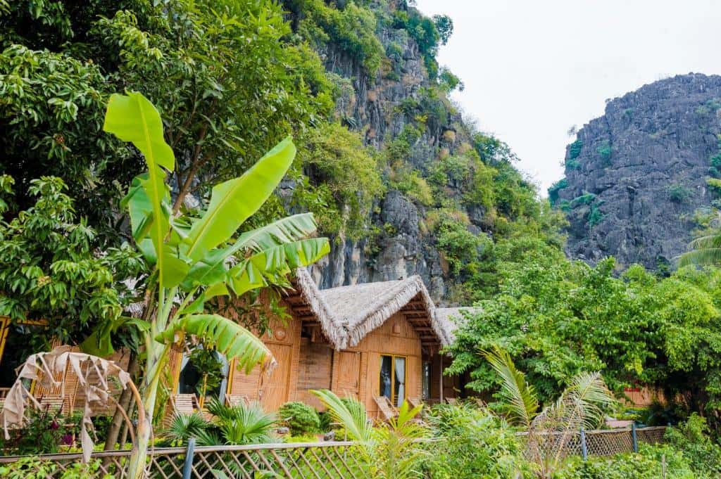 justfly deluxe phong tam rieng ngoai troi tam coc horizon bungalow