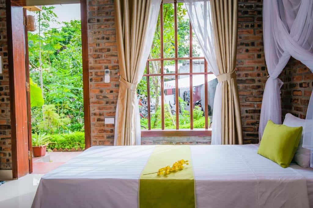 justfly deluxe bungalow tam coc lake view homestay ninh binh
