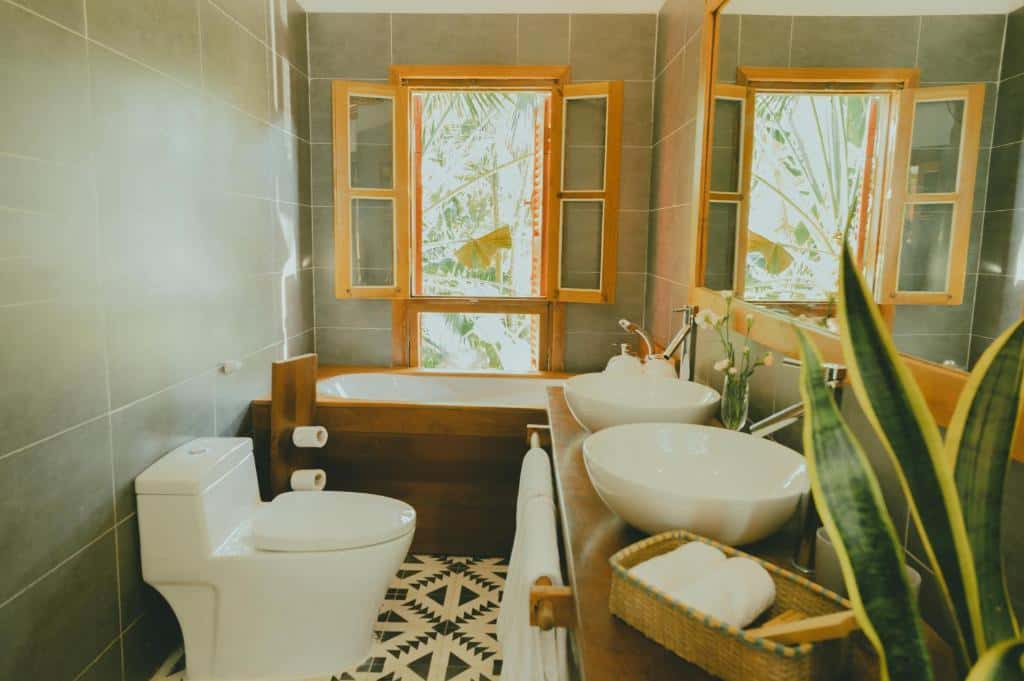 deluxe double the woden gate ninh binh