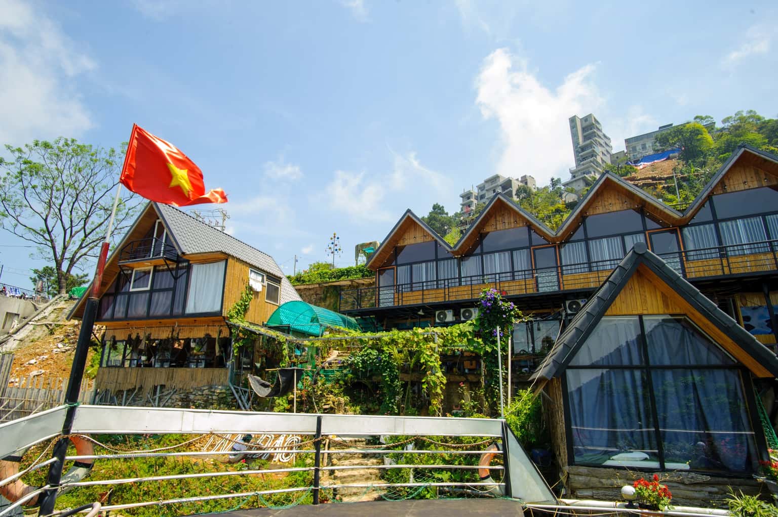 justfly khuon vien du thuyen tam dao