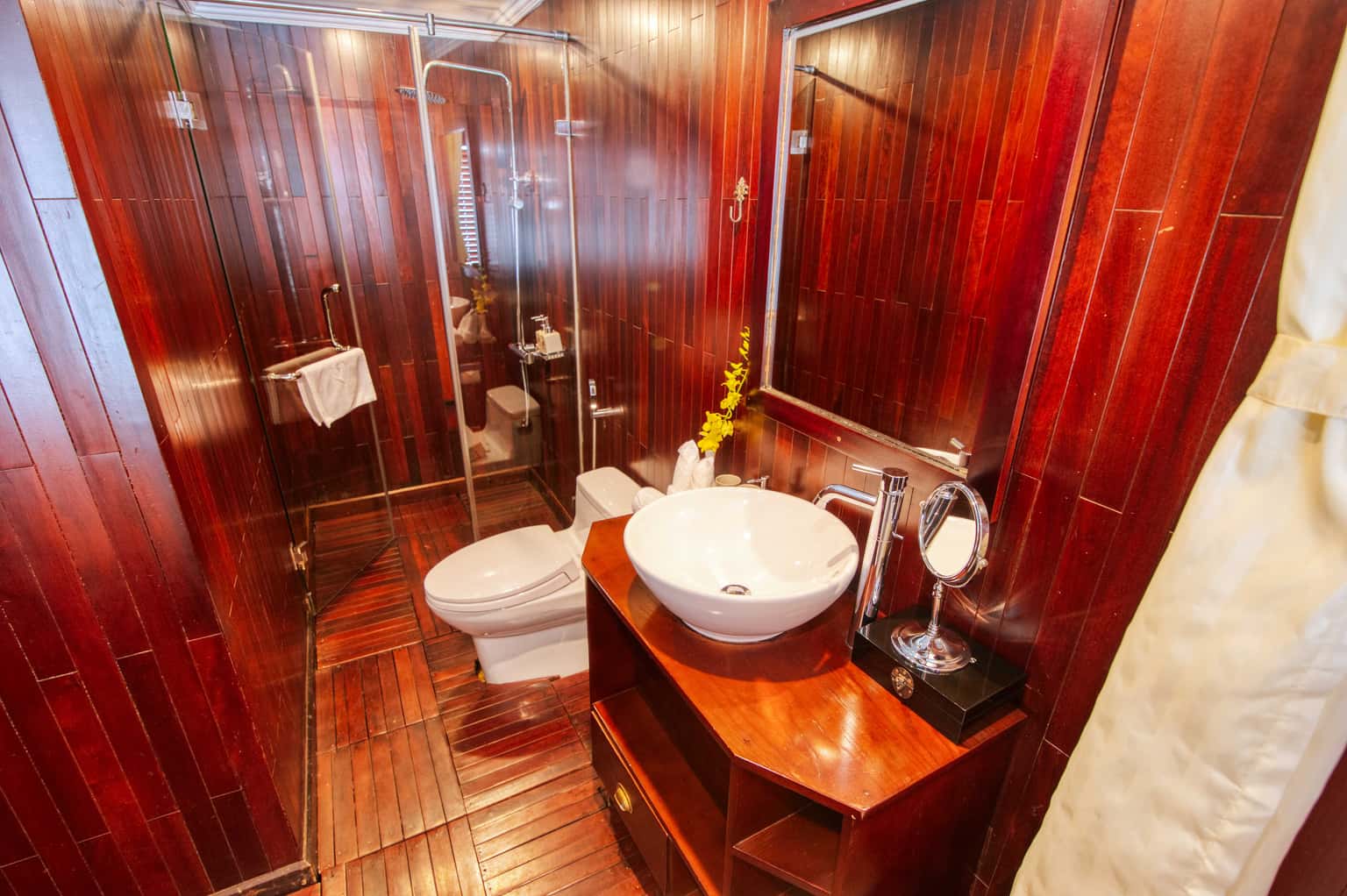 legend halong 1 cabin bhaya au co cruise ha long bay