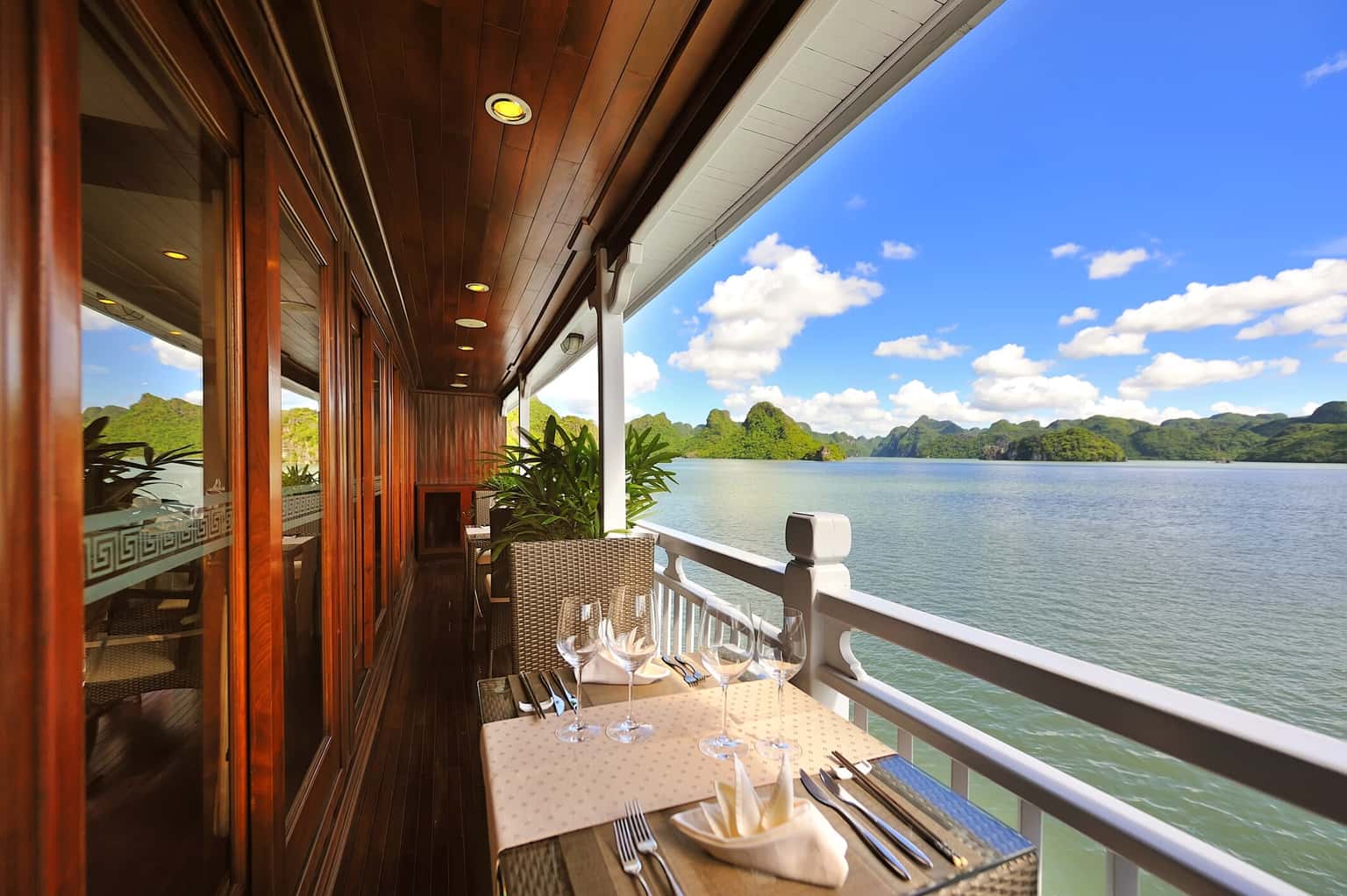 paradise peak cruise 8 cabins ha long