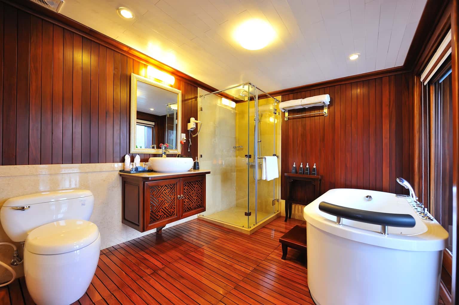 paradise peak cruise 8 cabins ha long