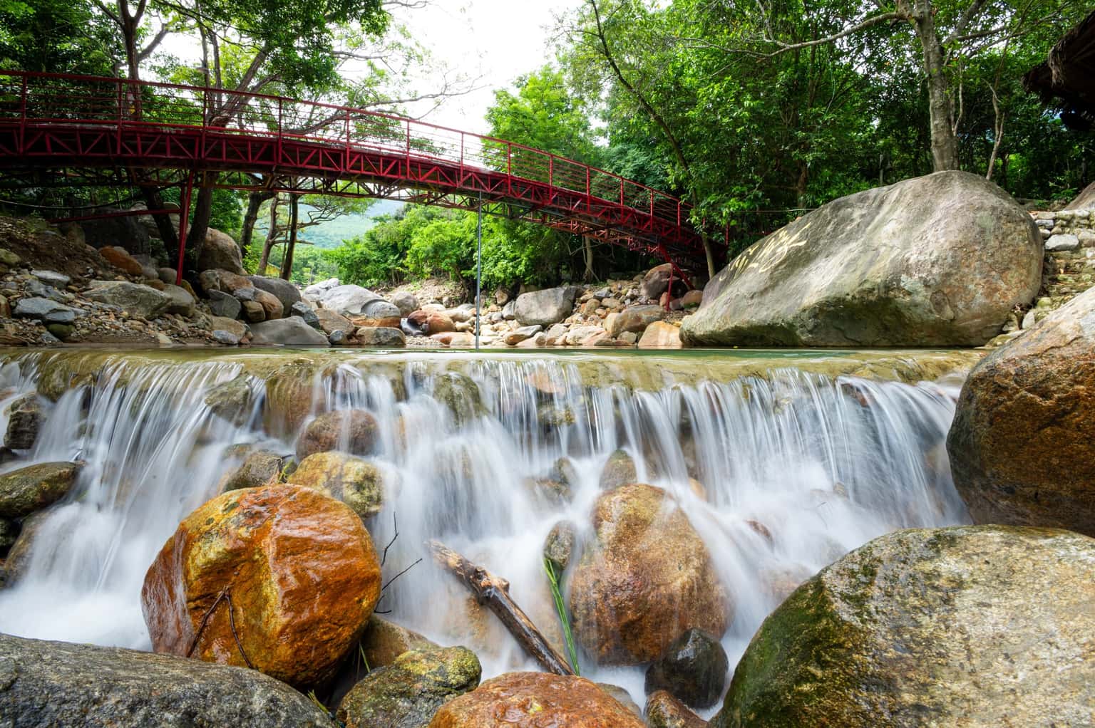 khu du lich suoi luong deo hai van park da nang