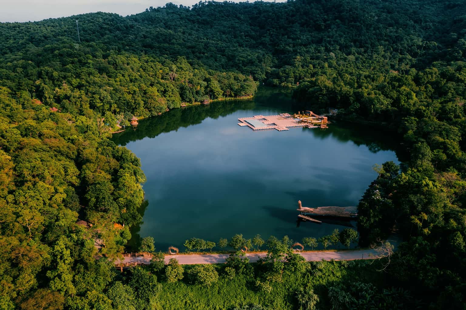 justfly thien son suoi nga ba vi