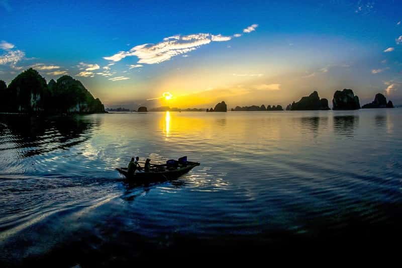 vinh bai tu long ha long 