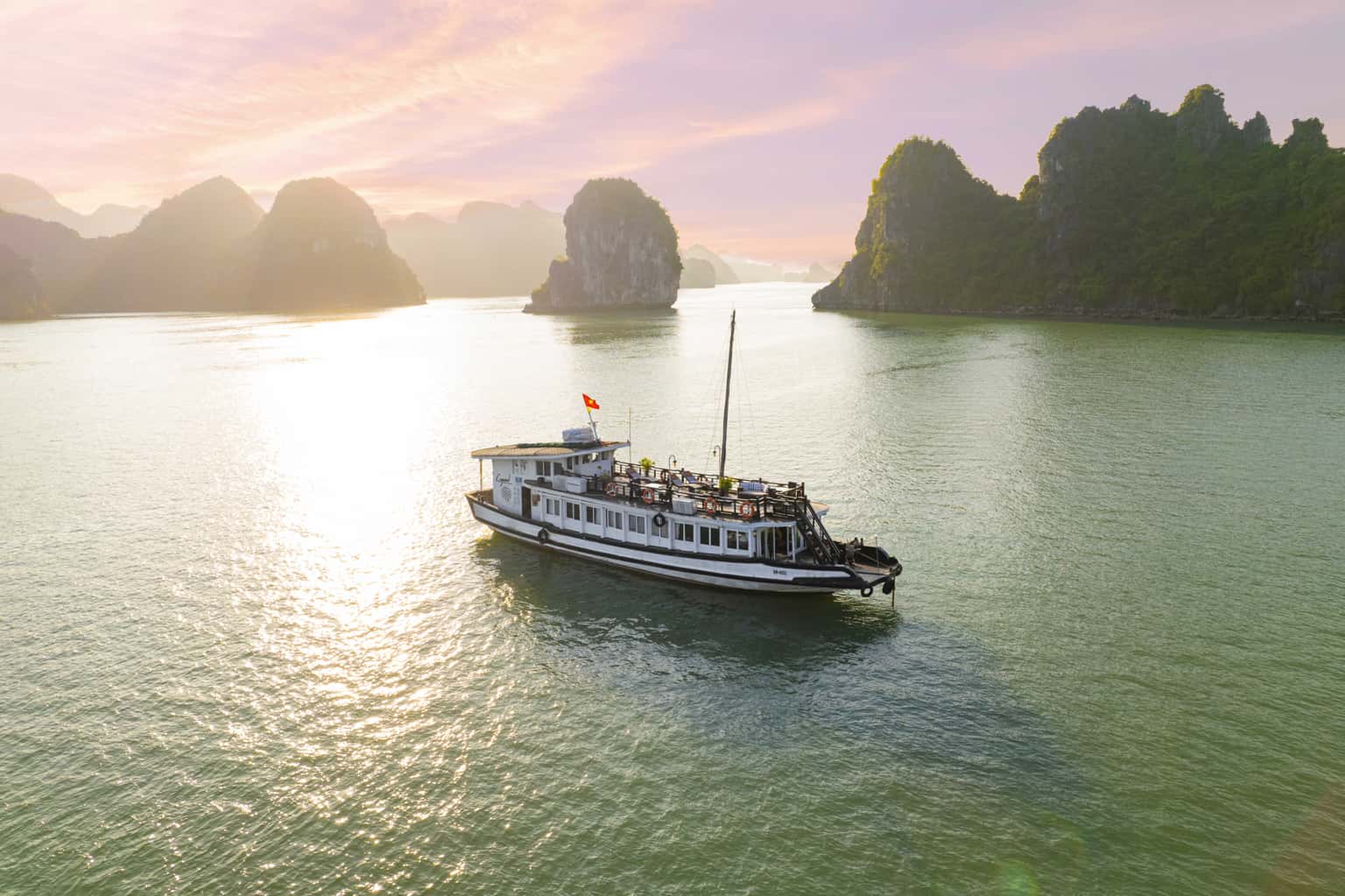 legend halong 1 cabin bhaya au co cruise ha long bay