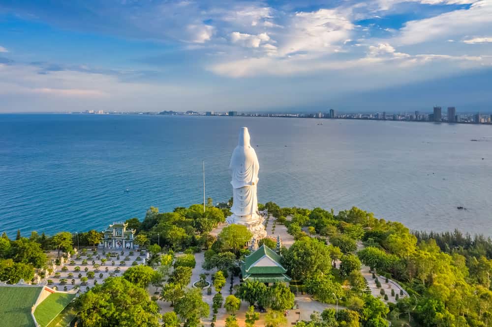 chua linh ung son tra da nang