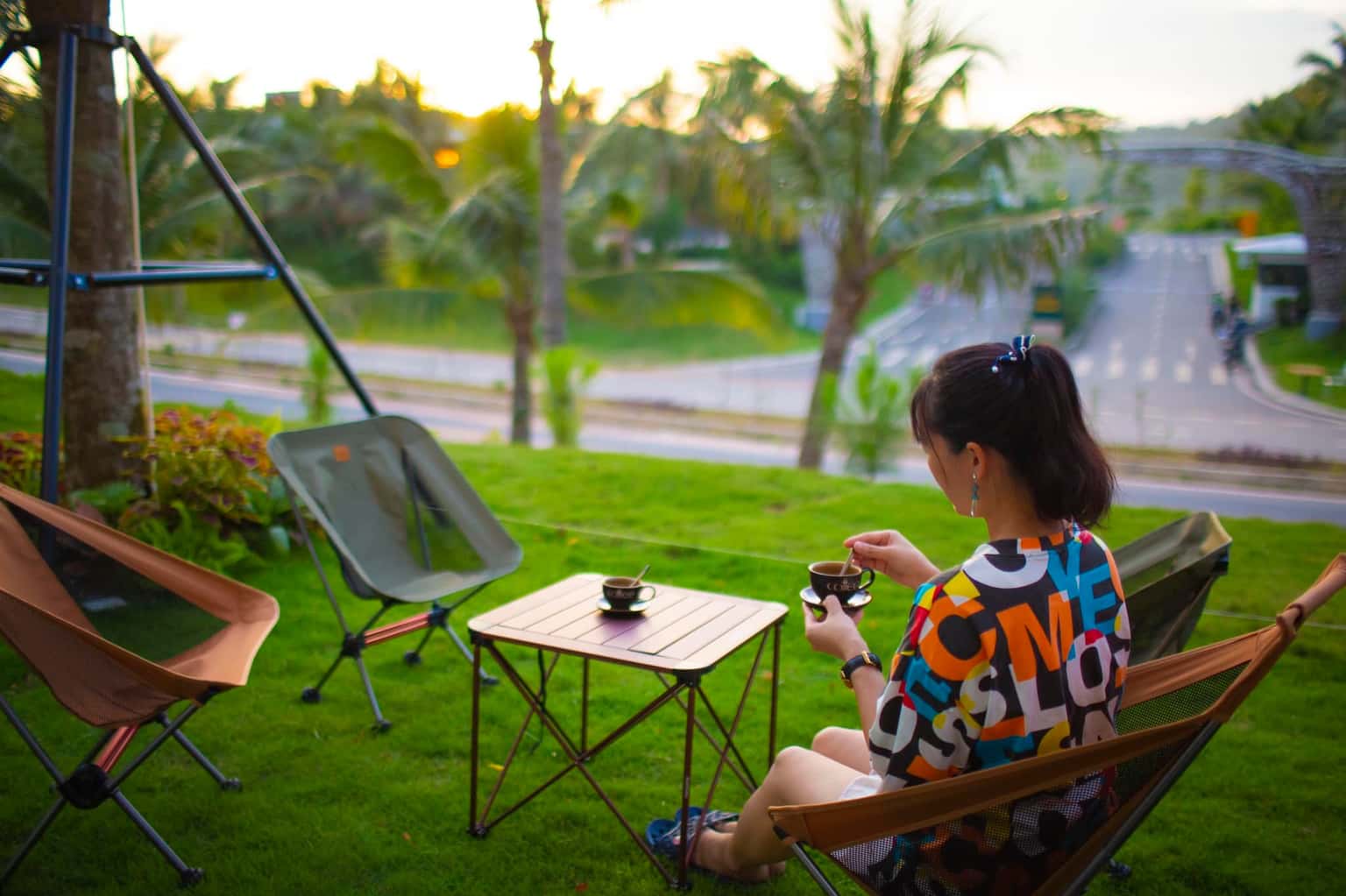 Bàn trà ngoài trời