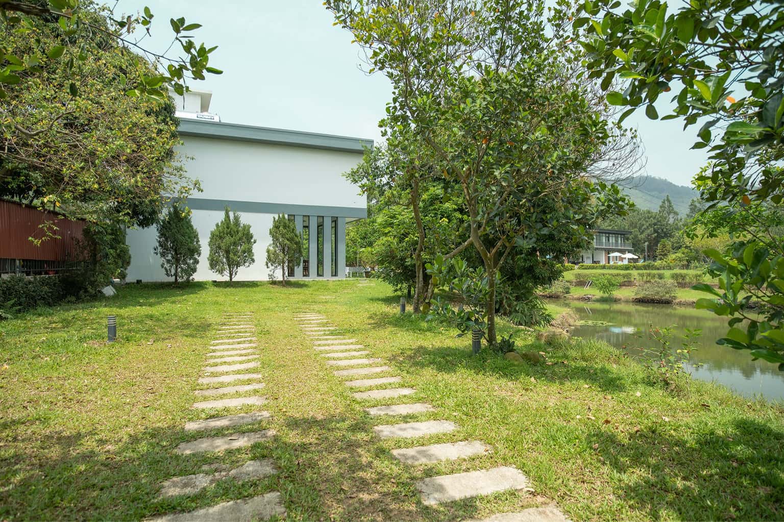 Sân vườn rộng 