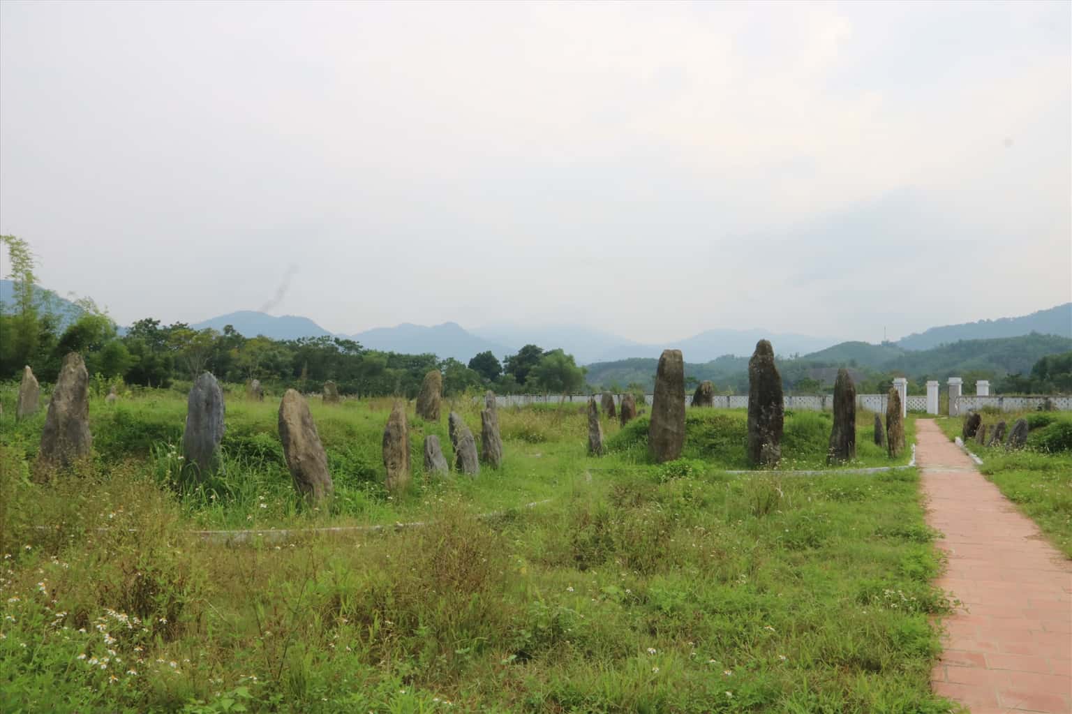 Đống Thếch Ancient Burial Ground in Kim Bôi, Hòa Bình — photo 2