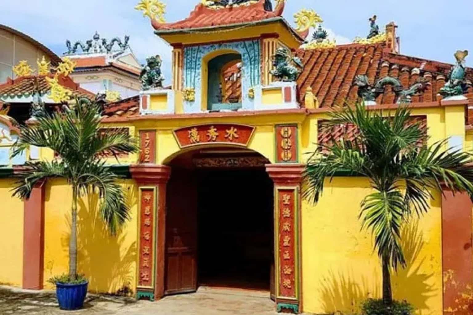 Vạn Thủy Tú Temple — photo 3