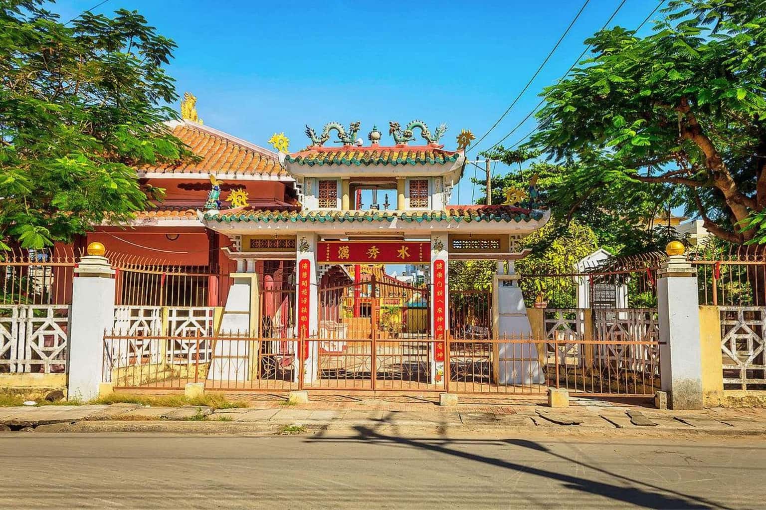 Vạn Thủy Tú Temple — photo 2