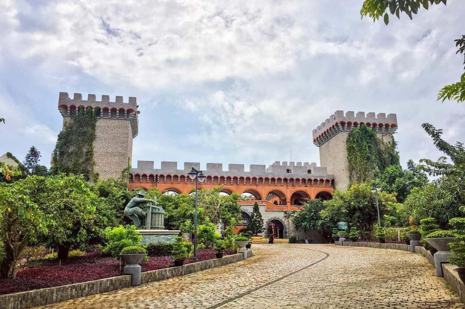 RD Wine Castle 葡萄酒城堡 — 照片 1
