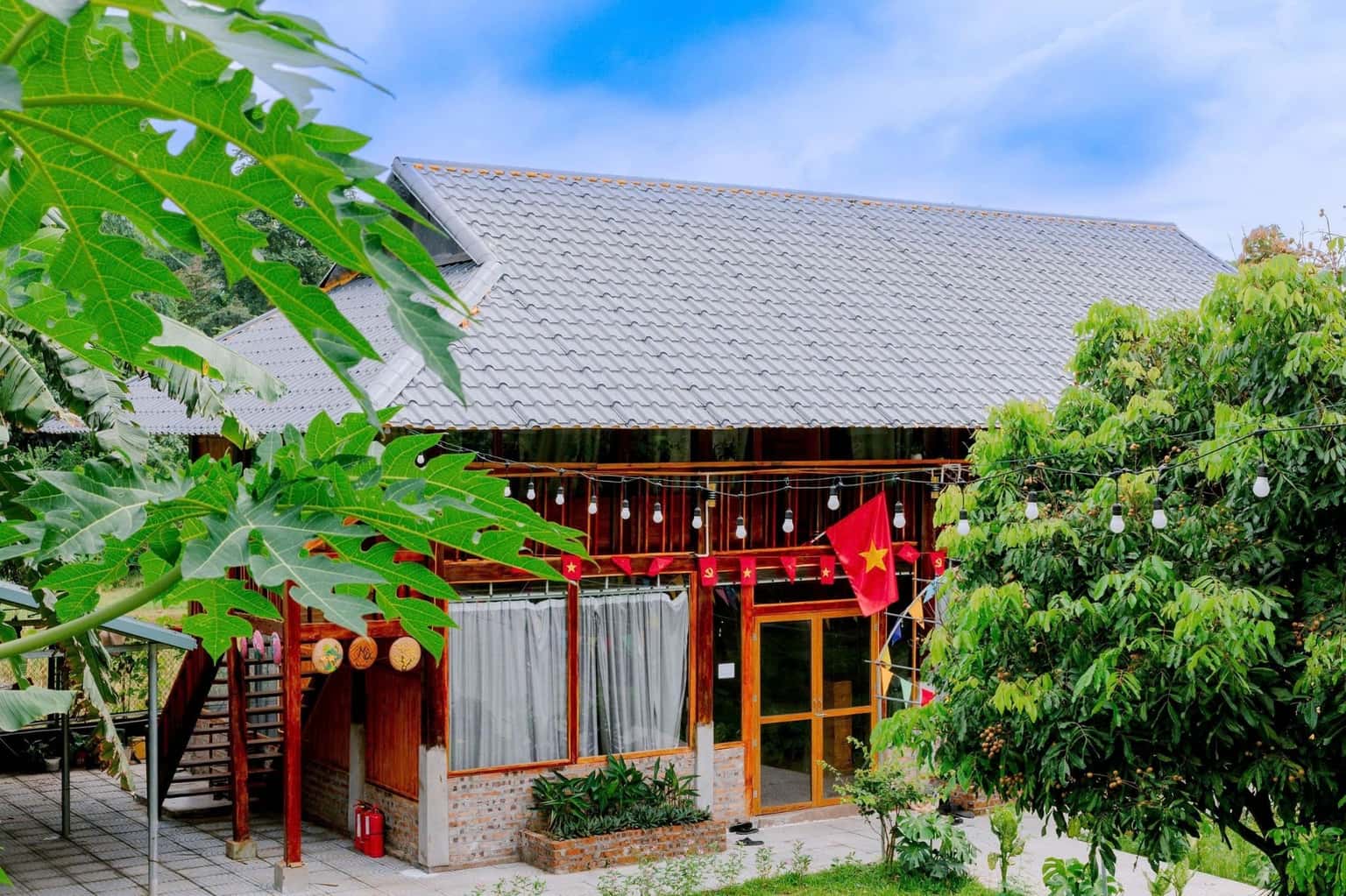 Nhà Mộc（Crab House）位于 Lương Sơn、Hòa Bình — 照片 1