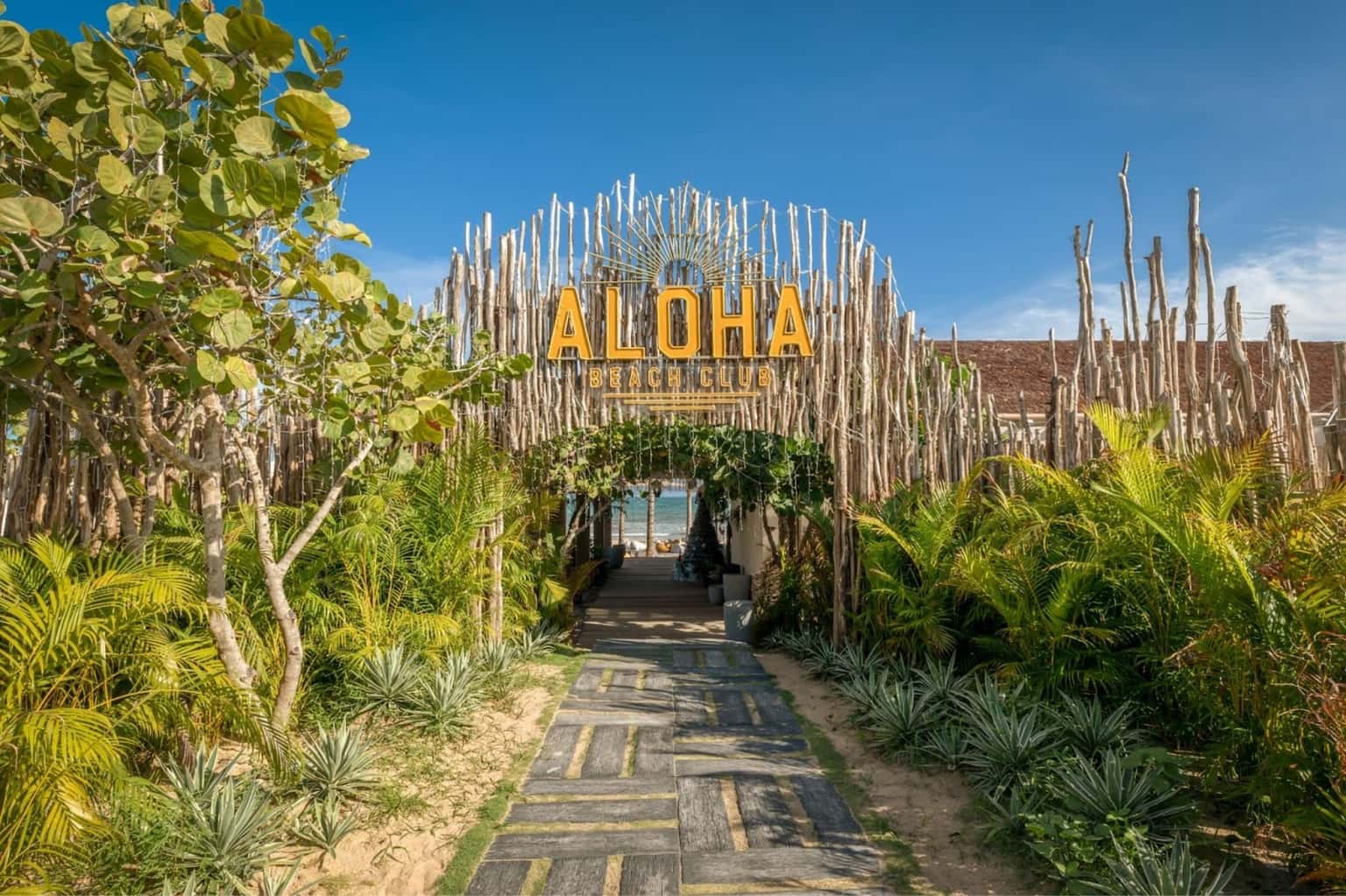 Aloha Beach Club — photo 2