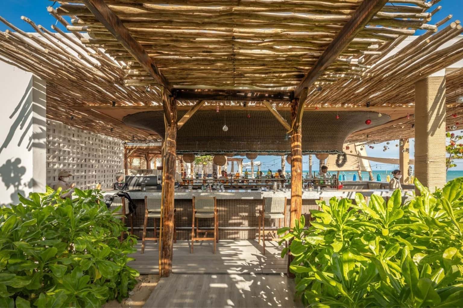 Aloha Beach Club — photo 7