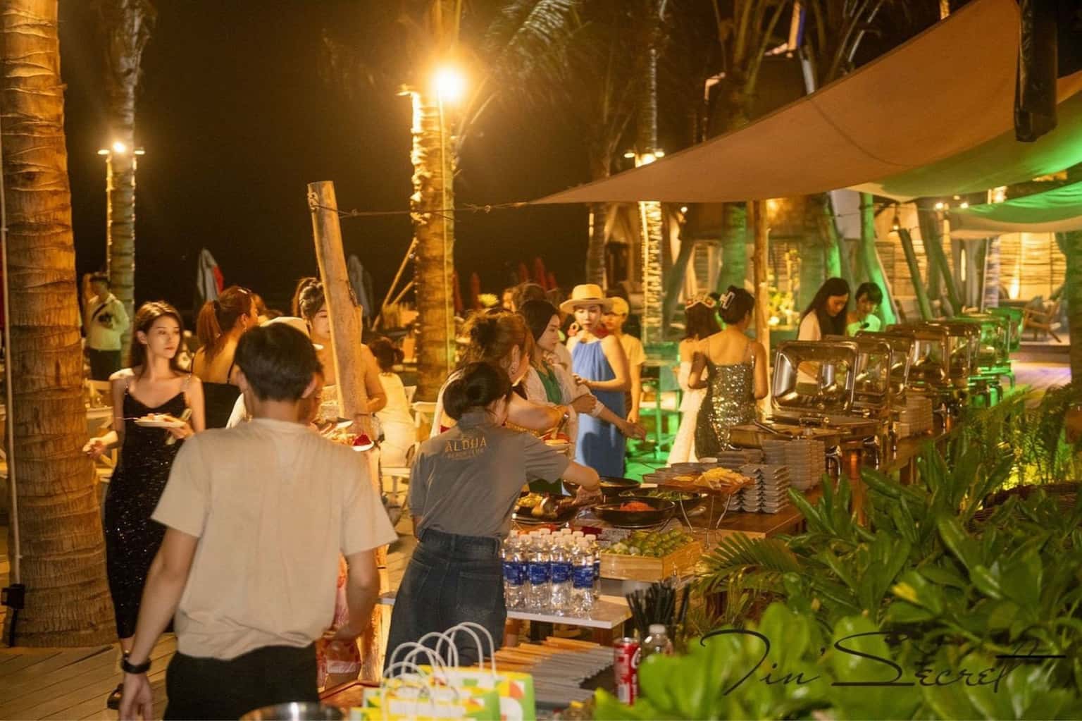 Aloha Beach Club — photo 14