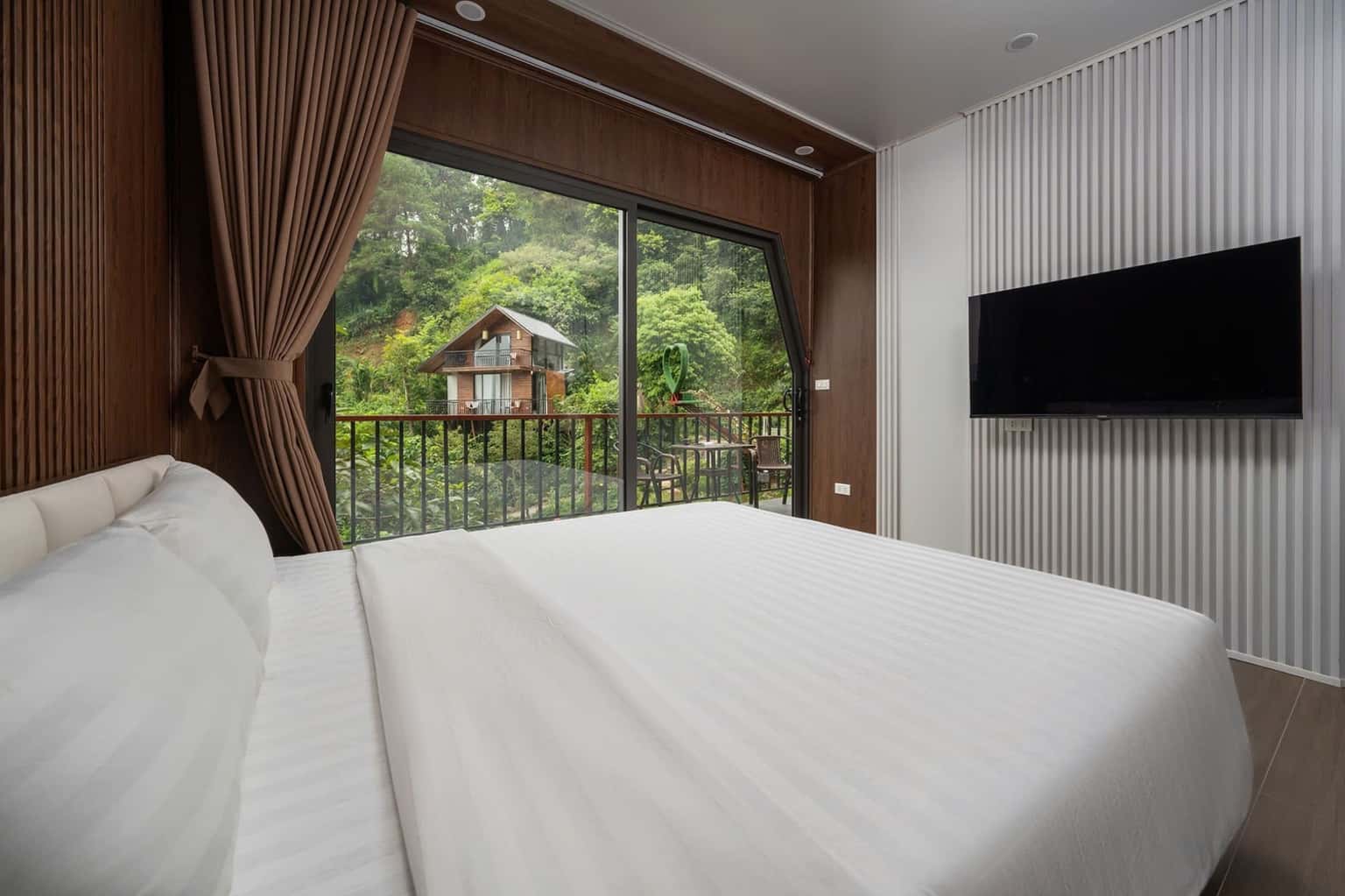 Villa Queen (Sunset Haven) in Minh Trí, Sóc Sơn — photo 5