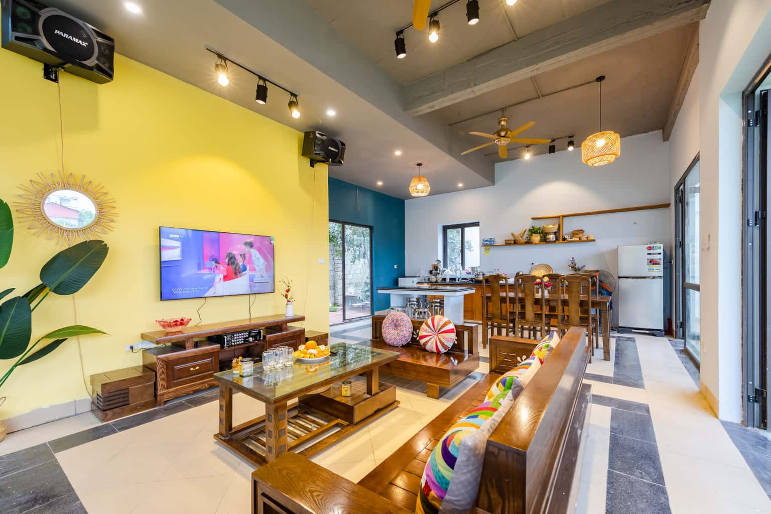 phong-khach-villa-vuon-dom-dom-homestay-ba-vi-ha-noi-03