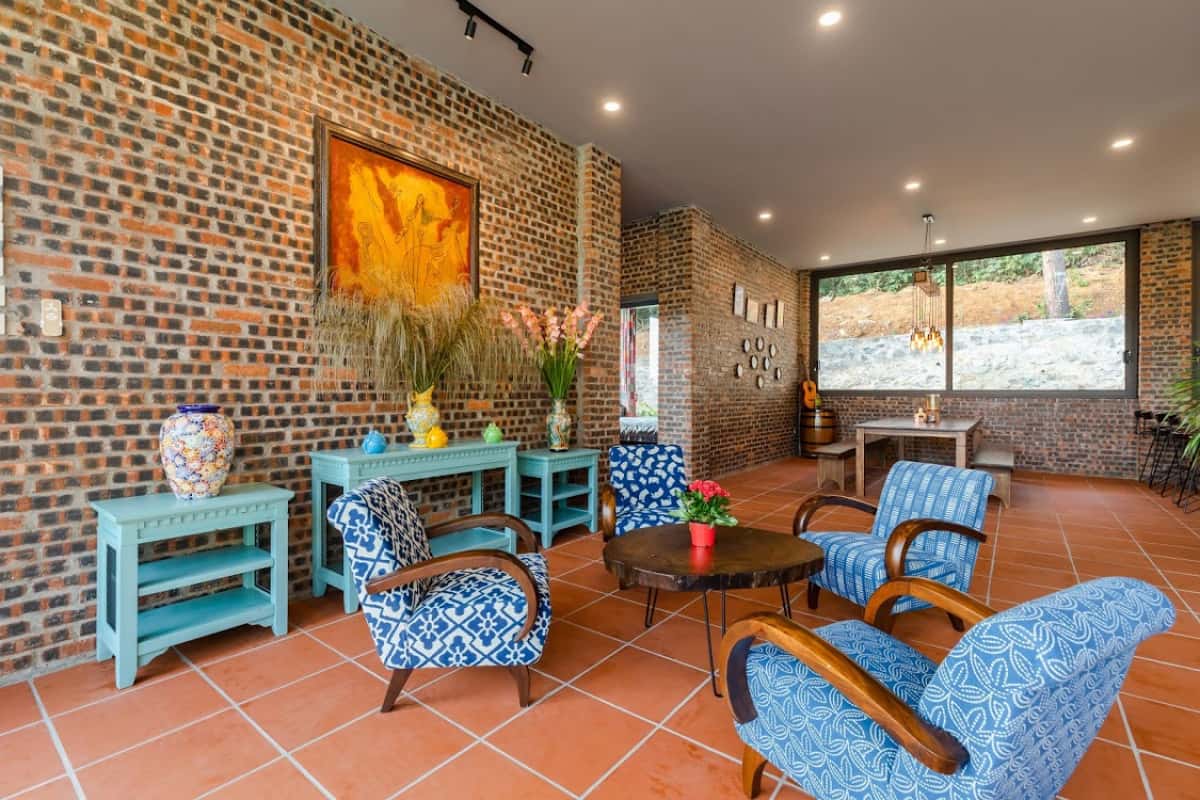 phong khach brick-house homestay tam dao vinh phuc