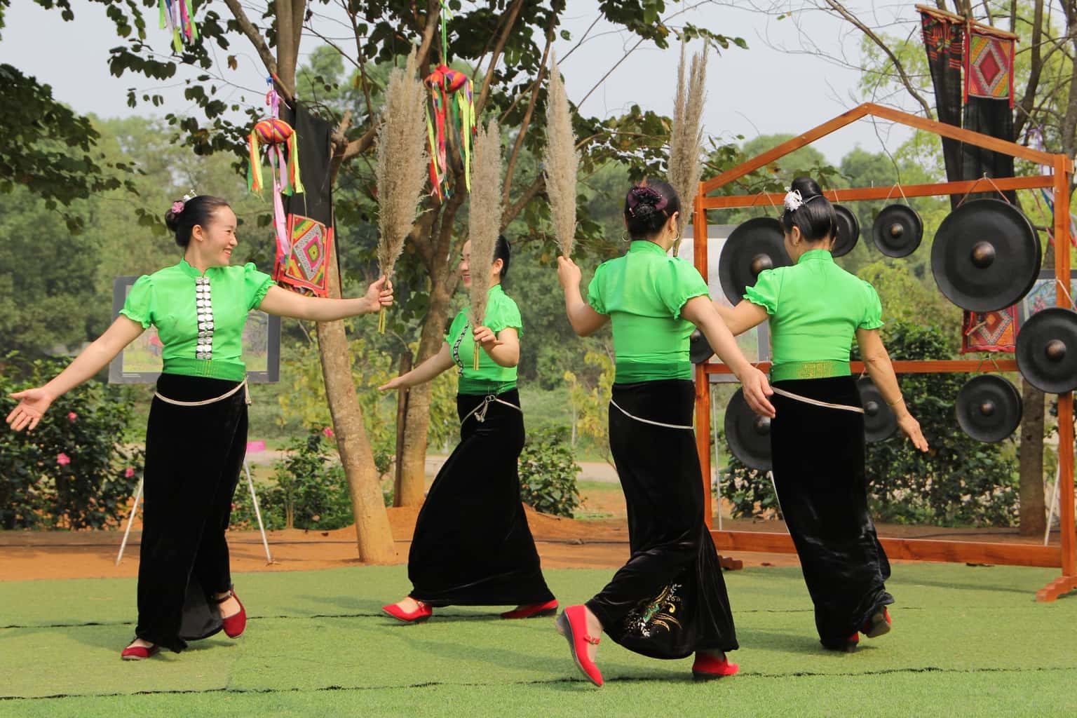 lang van hoa du lich cac dan toc viet nam